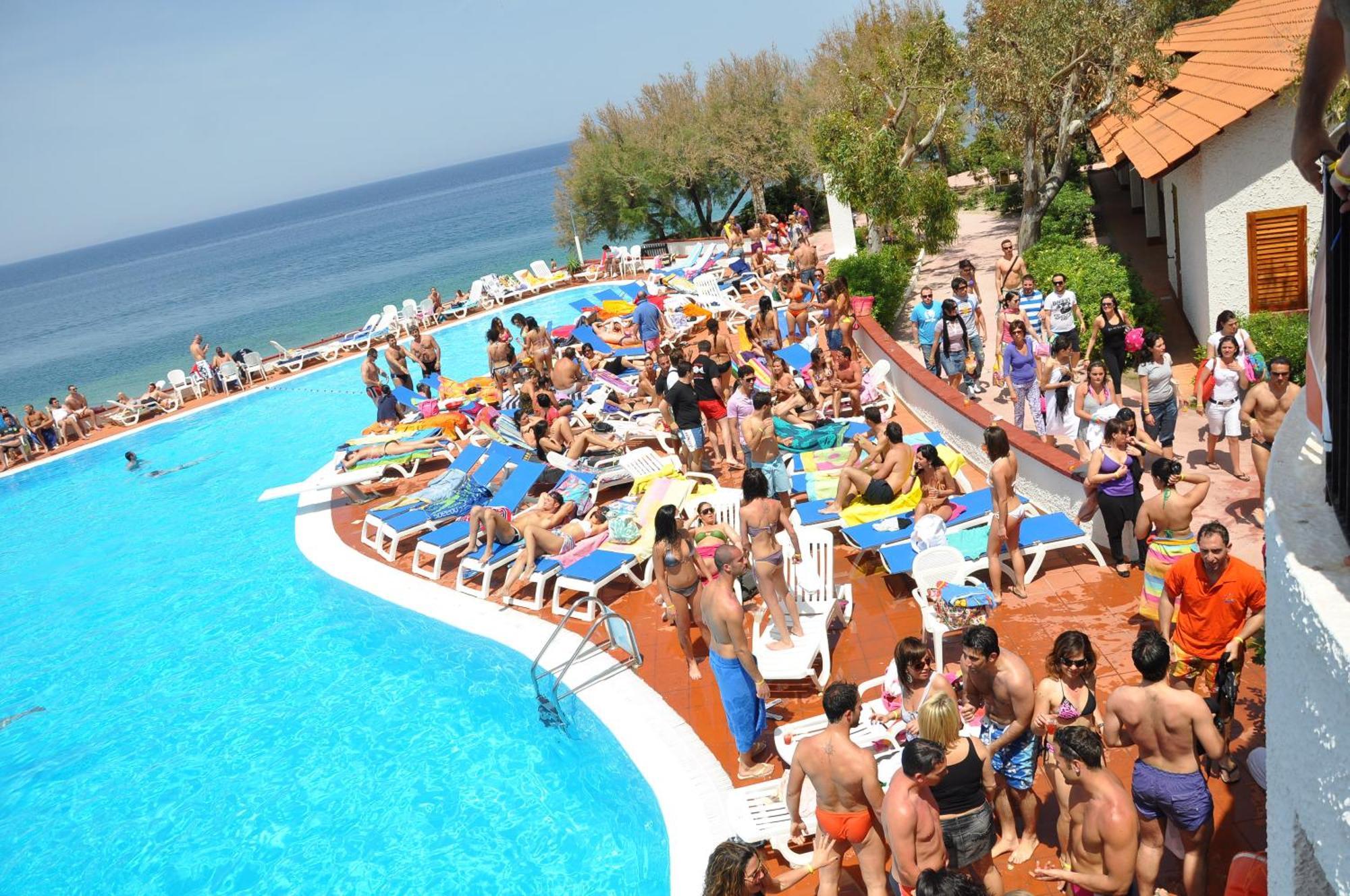 Th Gioiosa Mare - Capo Calava Village Gioiosa Marea Buitenkant foto