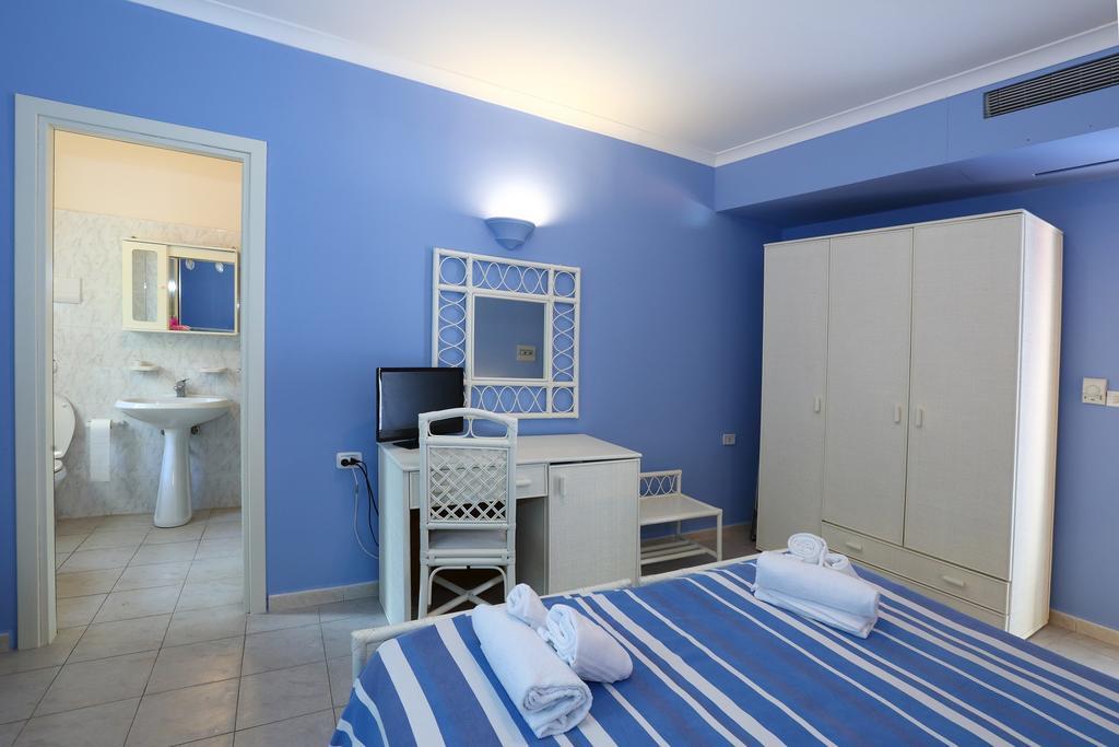 Th Gioiosa Mare - Capo Calava Village Gioiosa Marea Buitenkant foto